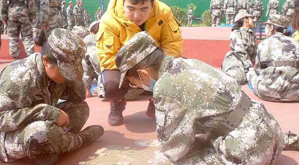 老师与学生下象棋