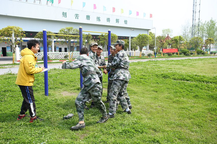 中学孩子厌学不去上学，家长要怎么疏导孩子呢?