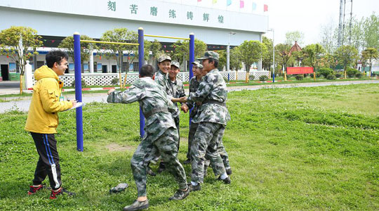 好的叛逆厌学教育学校是什么样的？孩子叛逆厌学怎么办？