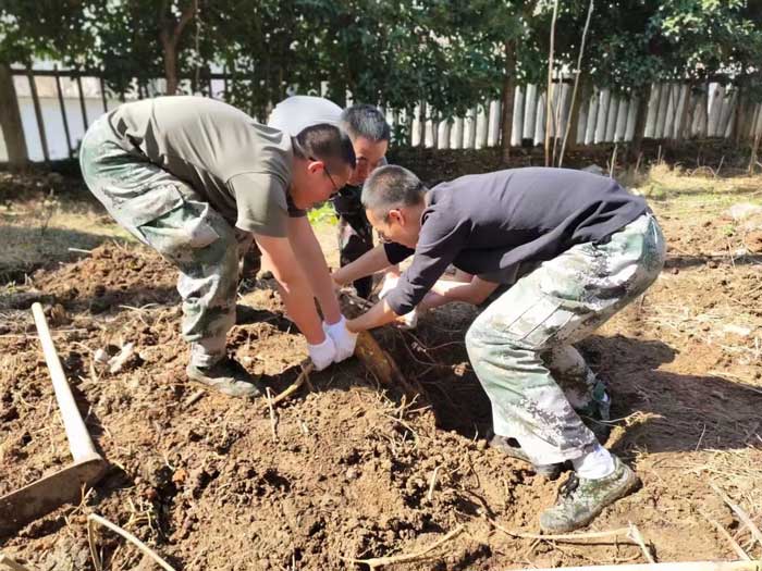 劳动教育基地正式启用，我们在行动