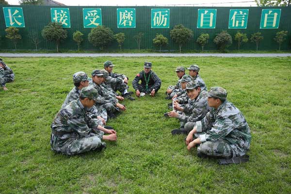 老师与学生分享故事