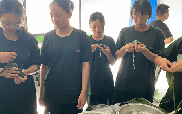 封闭式学校对孩子到底好不好(孩子上封闭学校好不好)(图2)