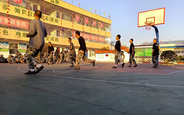 叛逆青少年封闭学校 好不好(青少年叛逆封闭学校)(图2)