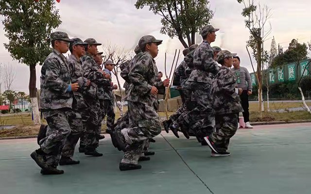 有没有叛逆小孩全封闭学校(全封闭学校专门管理叛逆的学生)(图2)