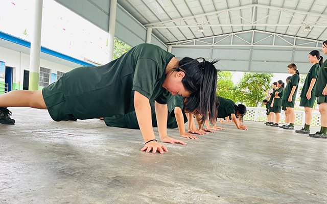 叛逆小孩全封闭军事化学校哪里好(市叛逆期全封闭军事化学校)(图2)